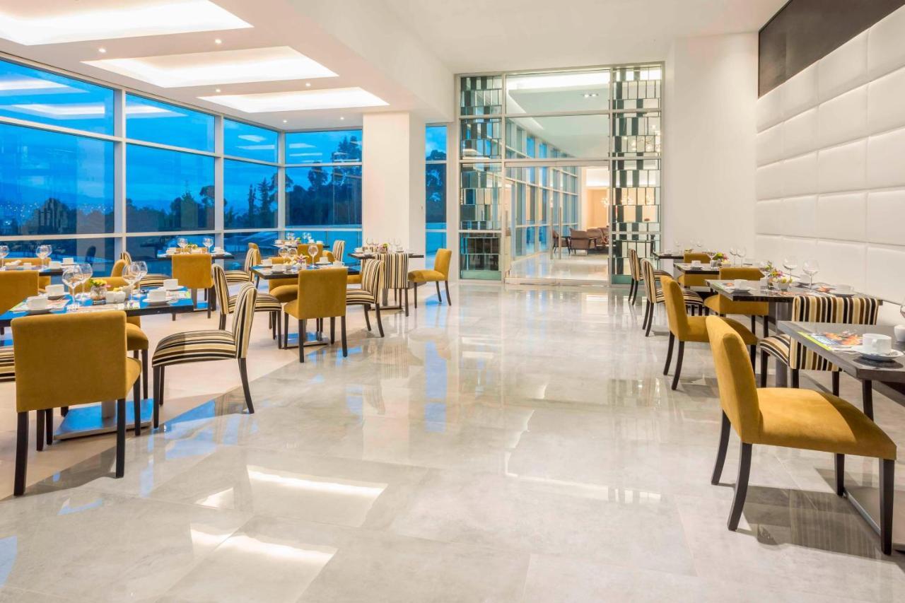 Four Points By Sheraton Cuenca Exterior foto The restaurant